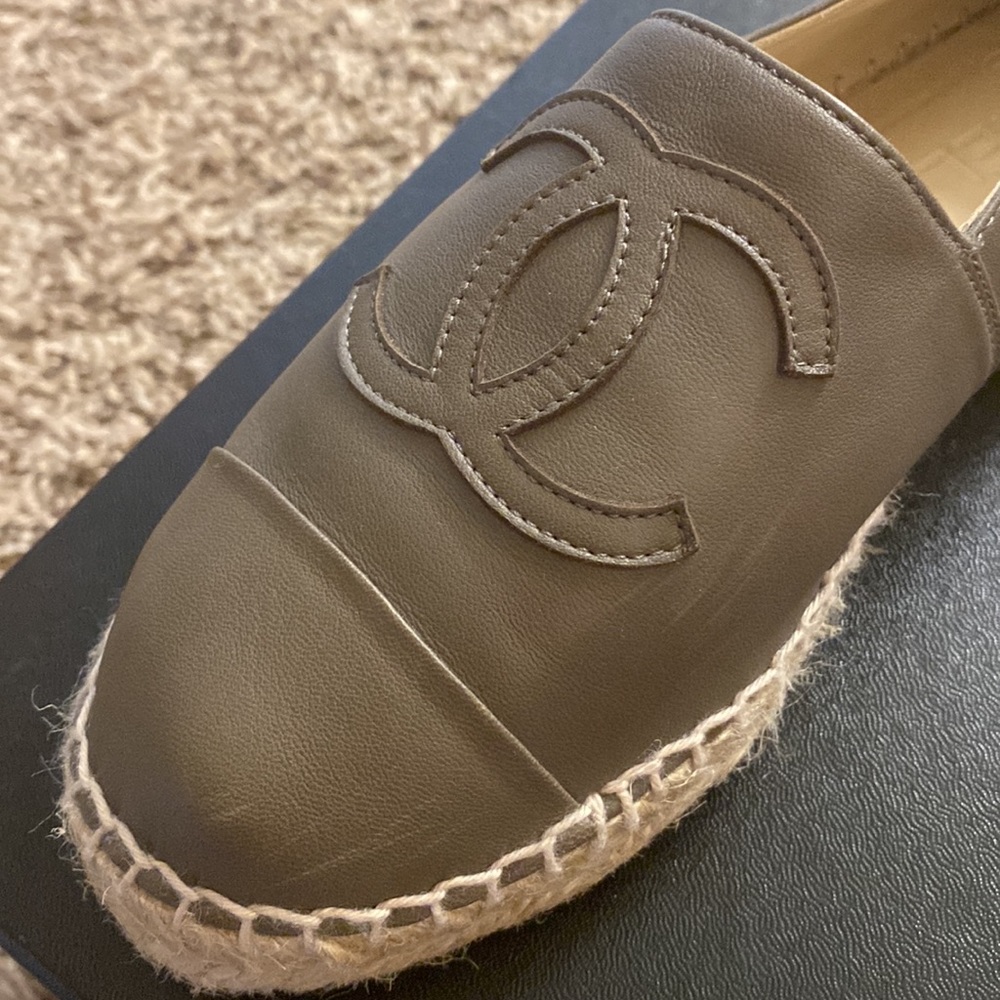 CHANEL Lambskin CC Espadrilles - Picture 7 of 13